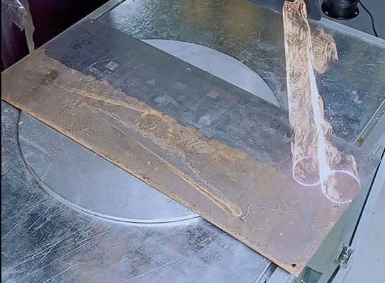 Sistema di pulizia laser industriale ad aria raffreddante con velocità di incisione 0-60000mmmin che garantisce la pulizia di attrezzature e componenti industriali