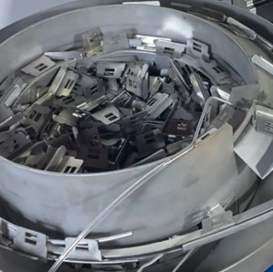 1500W macchina di saldatura automatica a laser per il saldatura della pinza del lavandino può essere personalizzato