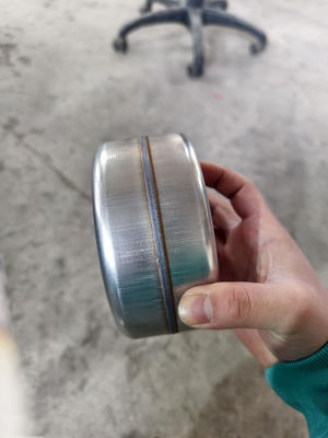 2000W Kettle Automatic Fiber Laser Welding Machine per la bottiglia d'acqua della pentola dell'esercito