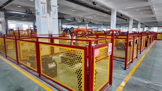 6 Assi Braccio Robot Automatico Fibra 3D Laser Cutting Machine per lampadari in acciaio inossidabile Automobile Sheet Metal