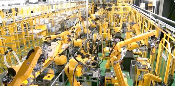 FANUC Robotic Arm Fiber Laser Cutter con tecnologia CRX Cobot collaborativa per il taglio automatico 3D dei metalli in piccoli laboratori