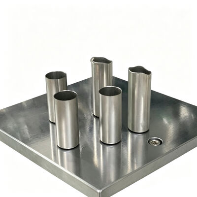 Macchina per intaglio e taglio laser di batterie cilindriche – Taglio a bordo senza sbavature per elettrodi di batterie agli ioni di litio 18650/21700/26650