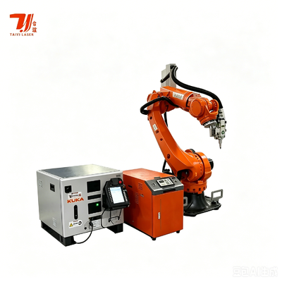 Sistema di saldatura laser robotico IPG da 4000W con robot KUKA KR35 per la saldatura 3D di parti metalliche complesse