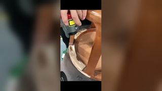 macchina per la pulizia laser che rimuove la vernice dal legno